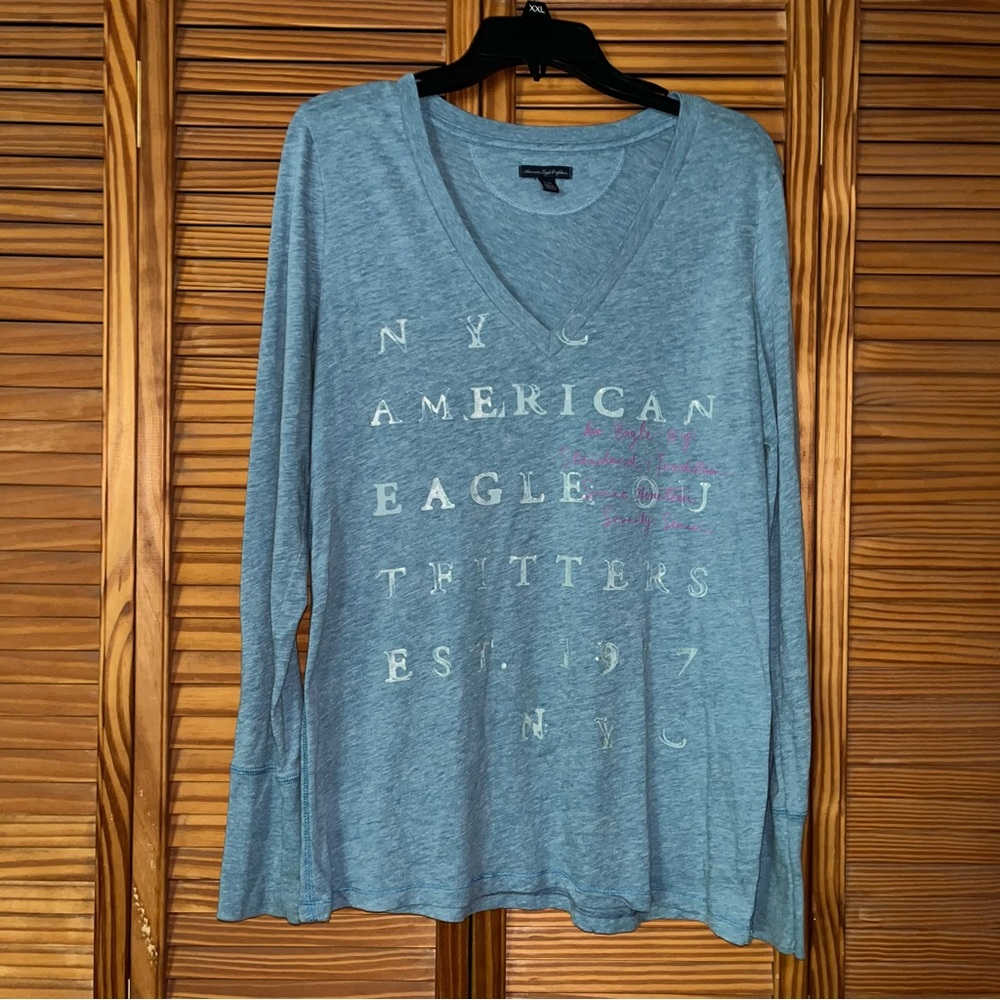 American Eagle Outfitters XL‎ Long Sleeve V Neck Graphic Tee Shirt